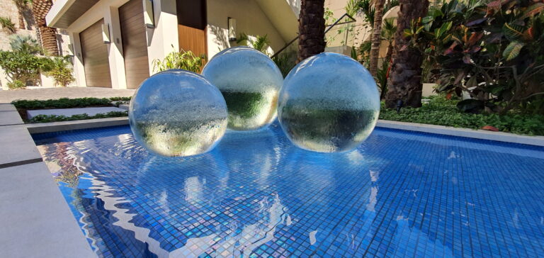 ACRYLIC SPHERE FOUNTAIN 071